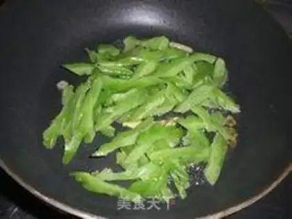 Make Balsam pear and smoothened beef step 5
