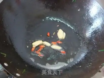 Make stir-fried cabbage stalks step 2