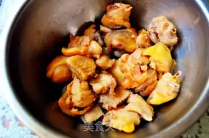 Make Home-cooked saute spicy chicken mixed noodles step 2