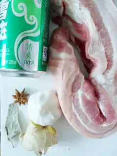 Make Braised pork with beer step 0