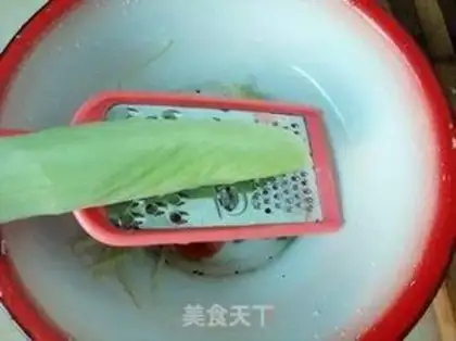 Make Flammulina velutipes mixed with cucumber step 4