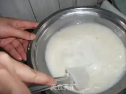 Make horseshoe cake step 2