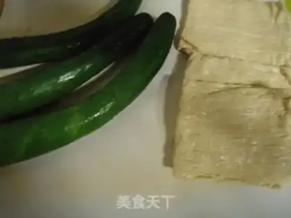 Make Spicy cucumber and bean skin step 0