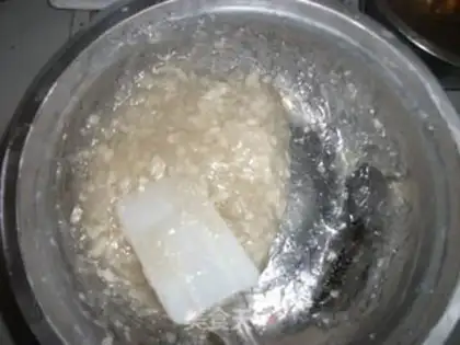 Make horseshoe cake step 3
