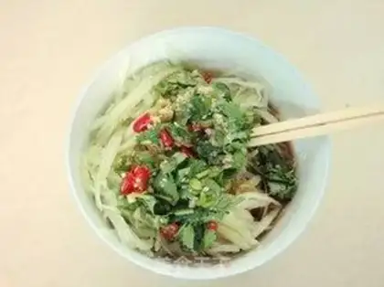 Make Flammulina velutipes mixed with cucumber step 6