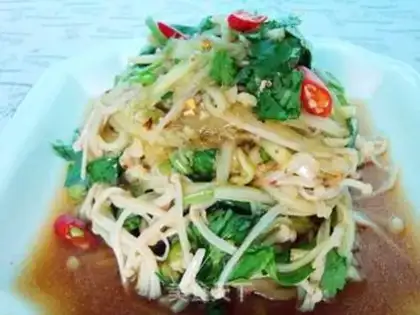 Make Flammulina velutipes mixed with cucumber step 7
