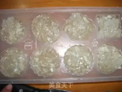 Make horseshoe cake step 4