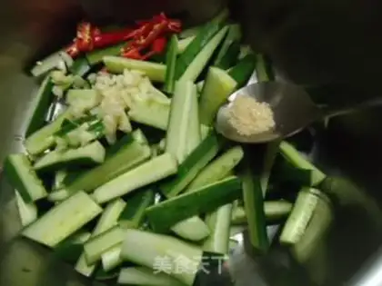 Make Spicy cucumber and bean skin step 2