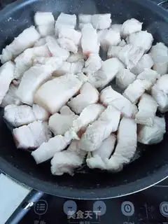 Make Braised pork with beer step 4