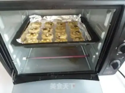 Make almond crisps step 8
