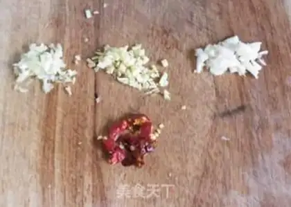 Make Spicy cucumber and bean skin step 3