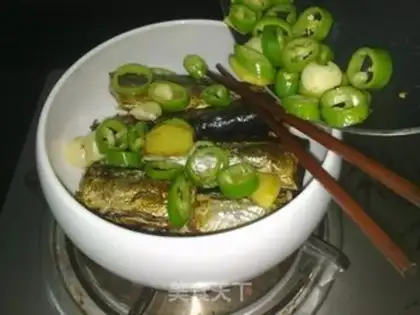 Make Crispy radish saury step 4