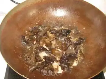 Make stir-fried beef with tofu bamboo and fungus step 6