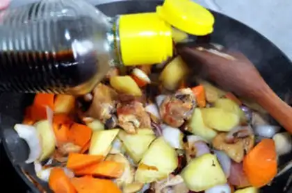 Make Home-cooked saute spicy chicken mixed noodles step 9