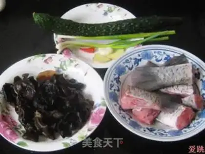 Make Fried fish with black fungus step 0