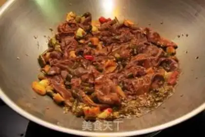 Make stir-fried pork liver with pickled pepper step 5