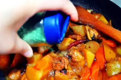 Make Home-cooked saute spicy chicken mixed noodles step 12