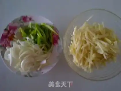 Make stir-fried shredded potatoes step 1