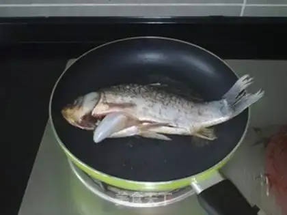 Make Carp soup with shredded radish step 0