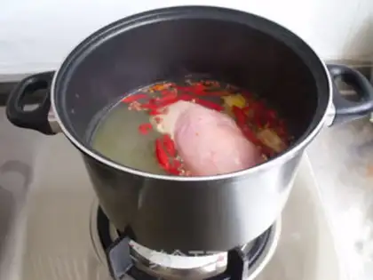Make Spicy shredded chicken step 2