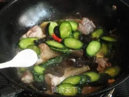 Make Fried fish with black fungus step 8