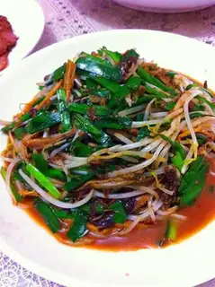 Make Fried shredded eel with leeks and bean sprouts step 7
