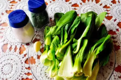 Make Home-cooked stir-fried rapeseed step 0