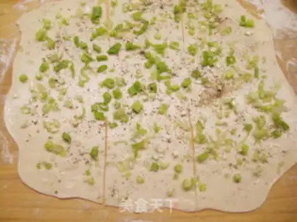 Make Scallion Fragrance Thousand Layer Pancake step 4