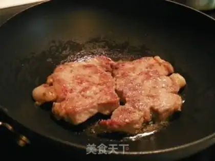 Make Pork chops in tomato sauce step 2