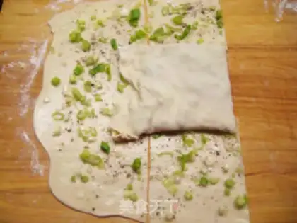 Make Scallion Fragrance Thousand Layer Pancake step 6