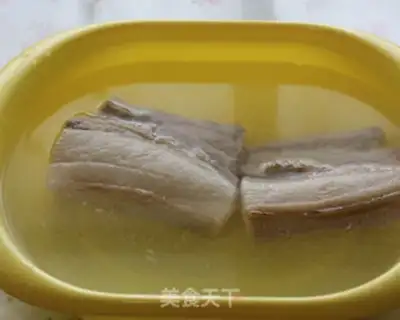 Make Gold medal twice-cooked pork step 1