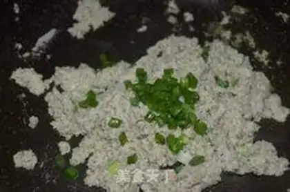 Make stir-fried bean dregs step 4