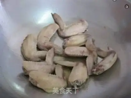 Make Stewed chicken wings with apple step 4