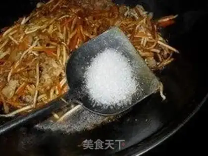 Make stir-fried shredded pork with rice straw step 7