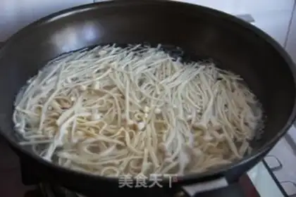 Make Bean curd skin with scallion oil step 1