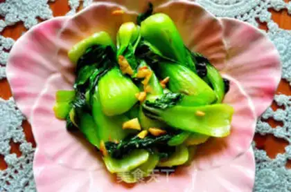 Make Home-cooked stir-fried rapeseed step 6