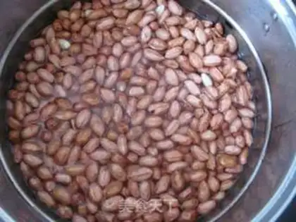 Make peanut salad step 0