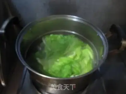 Make cabbage pie step 1