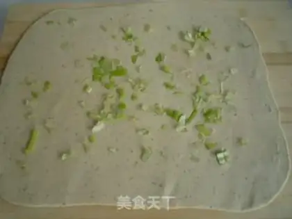 Make Shortcake with onion flavor and bean dregs step 5