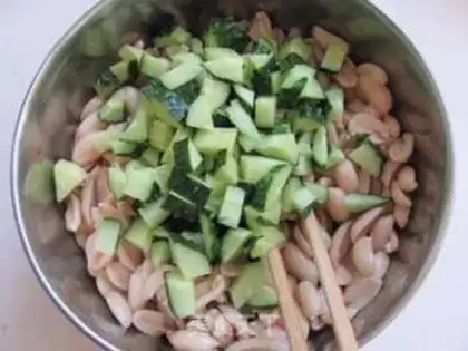 Make peanut salad step 4