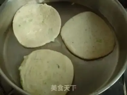 Make Shortcake with onion flavor and bean dregs step 9