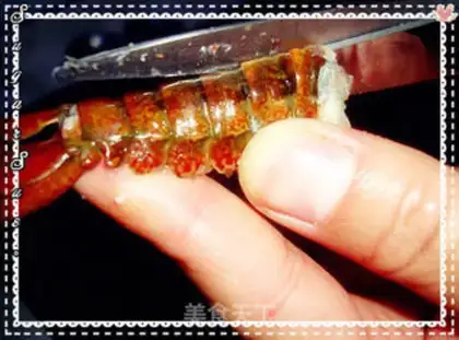 Make spicy crayfish step 3