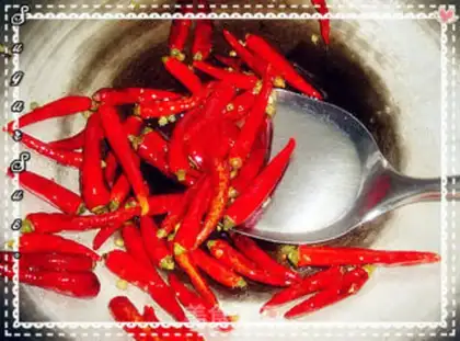 Make spicy crayfish step 7