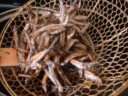 Make Spicy small fish dried peanuts step 7