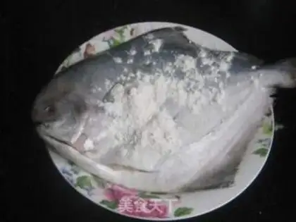 Make Roasted pomfret with spicy garlic step 2