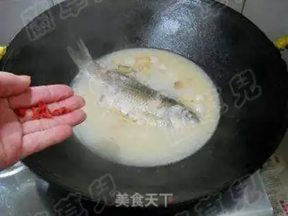 Make Carp stewed round soup step 10