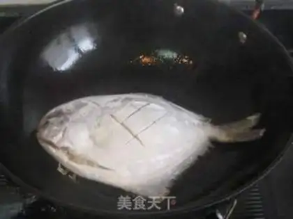 Make Roasted pomfret with spicy garlic step 3