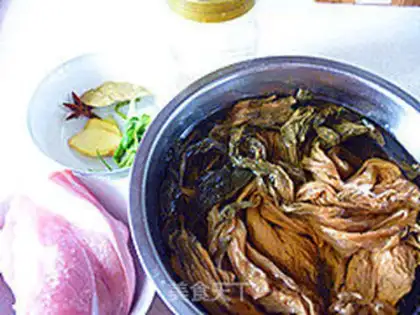 Make braised pork with plum vegetables step 0