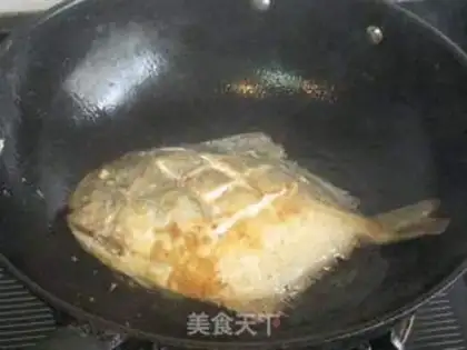 Make Roasted pomfret with spicy garlic step 4