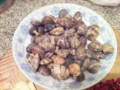 Make stir-fry clams step 0